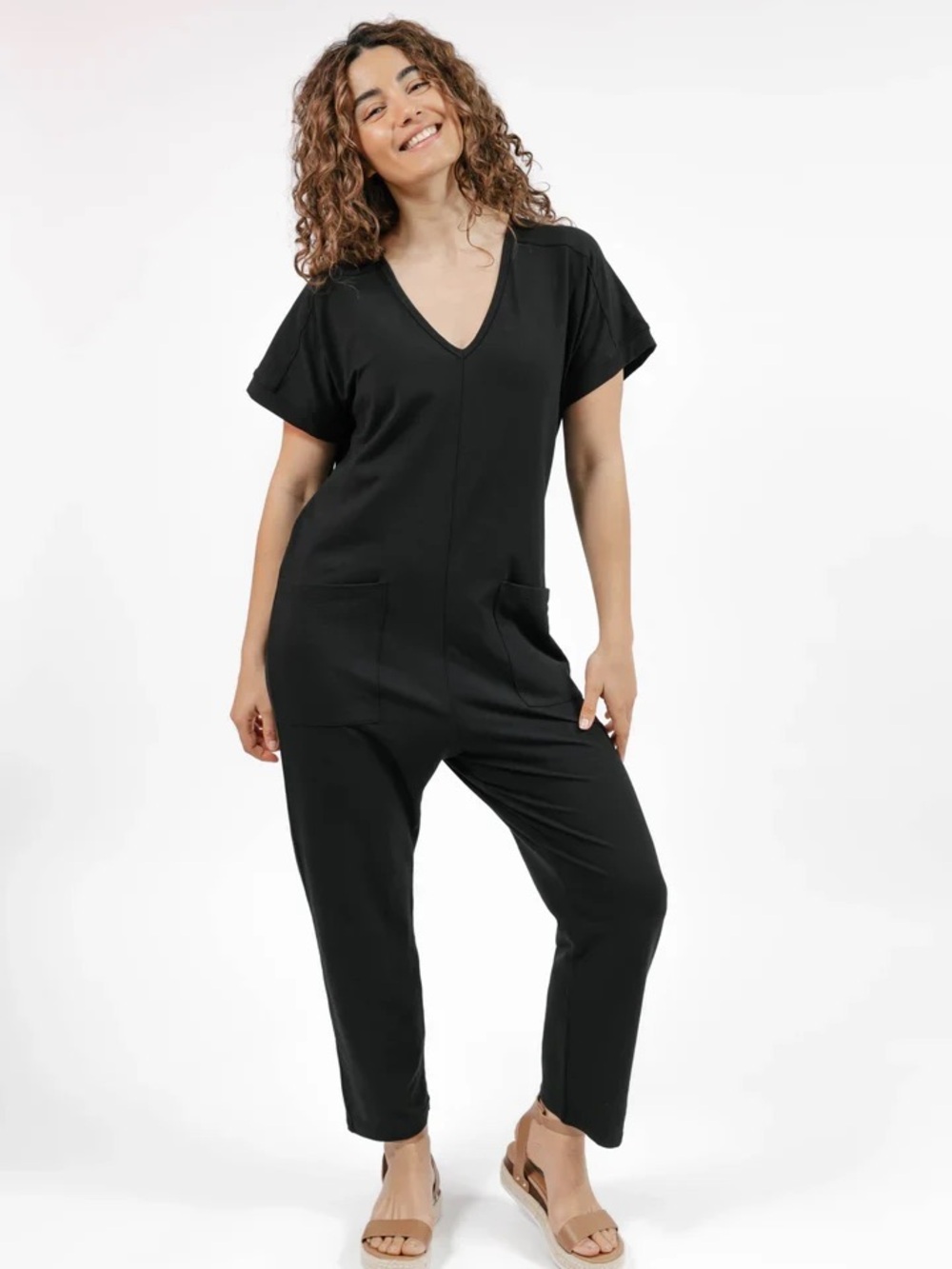 Smash and Tess V-Neck Short Sleeve Black Jumpsuit with Pockets size small